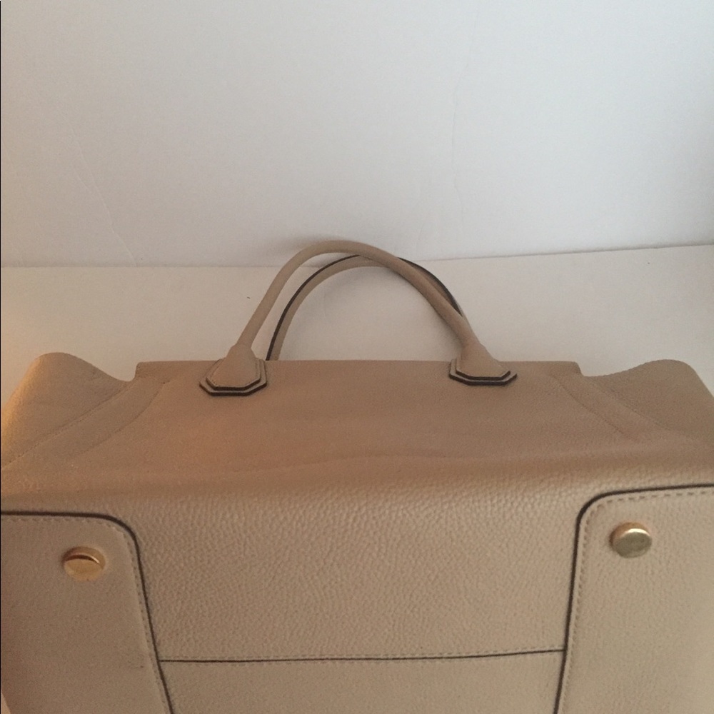 🎉Like new Michael Kors tan tote purse - Picture 5 of 6